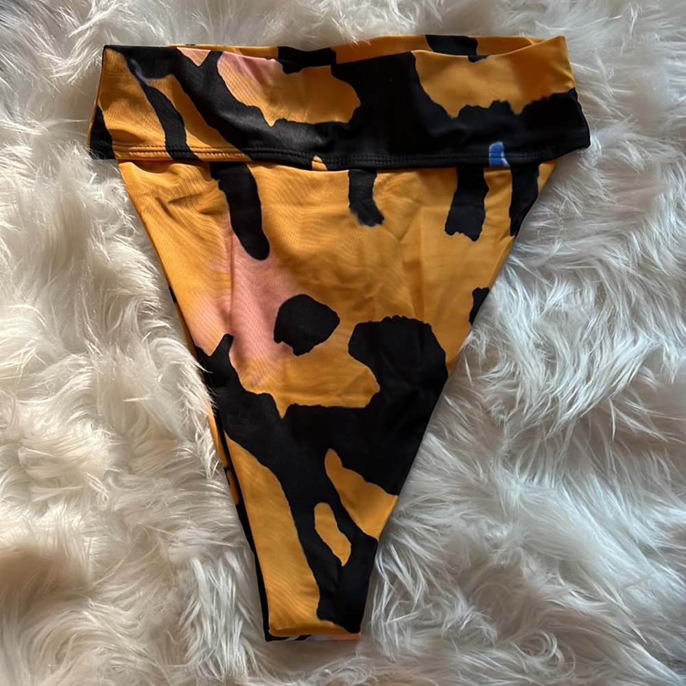 Matte Collection Bikini - Picture 4 of 7